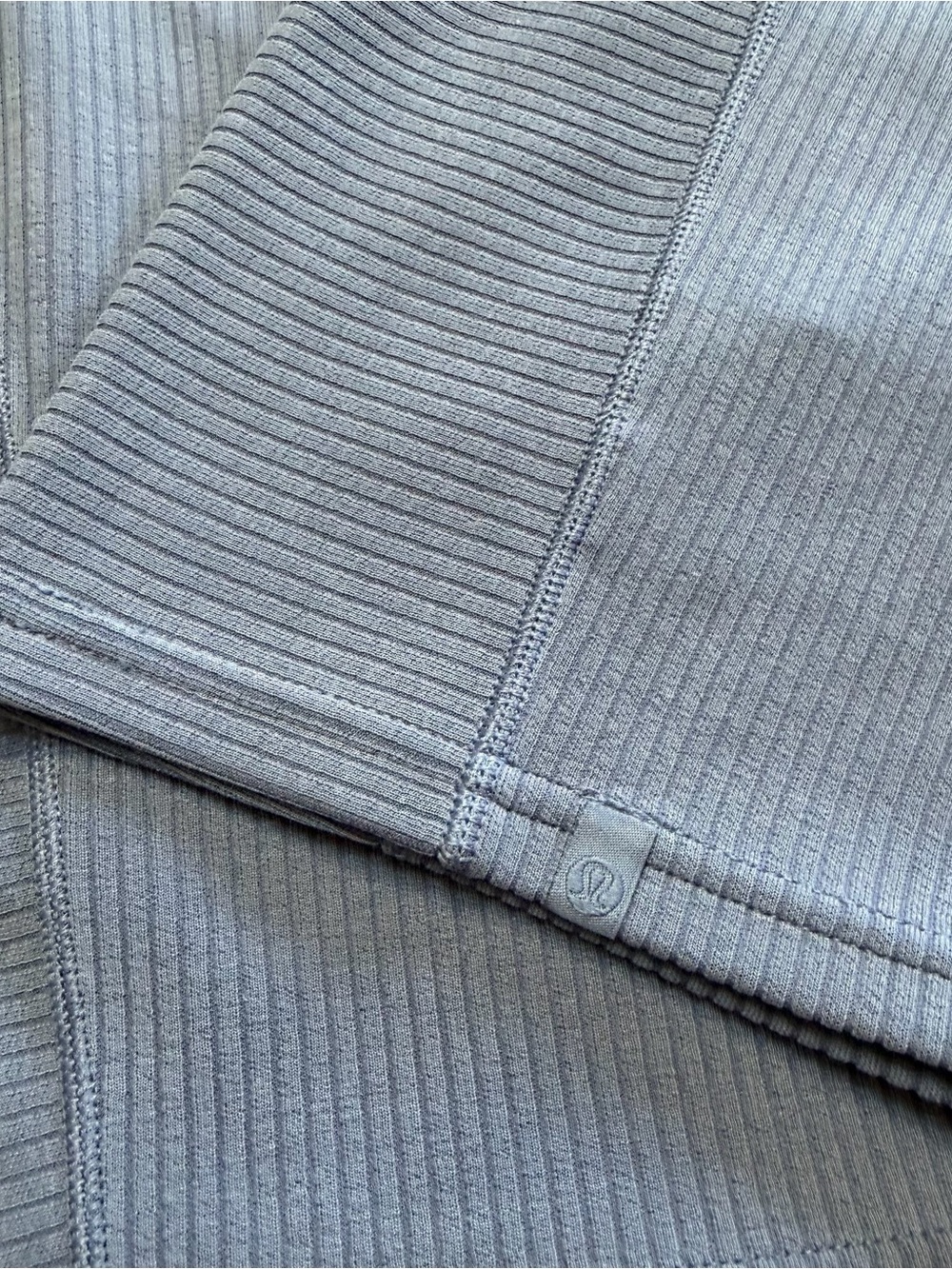 Lululemon Ribbed Softstream Light Blue Cropped Tank Top size 12 - Picture 5 of 6